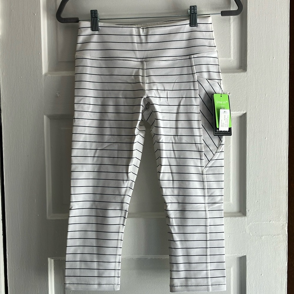Glyder Angle crop pinstripe legging - size XS